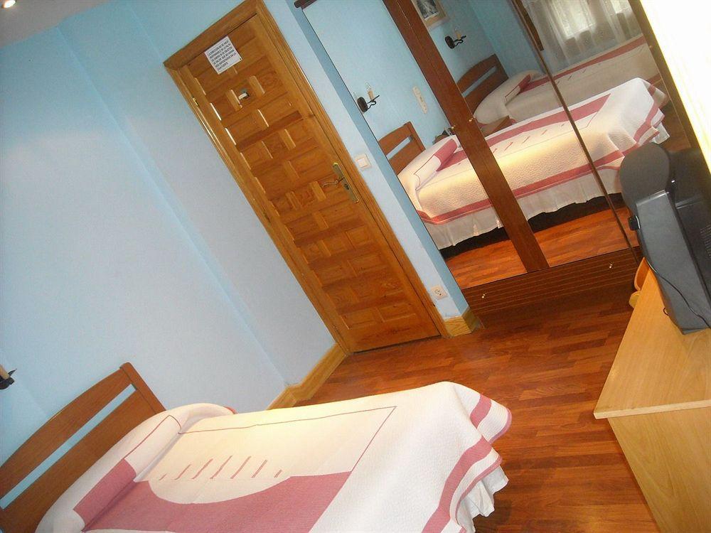Paratene Ostatu Habitaciones Erandio Exterior photo